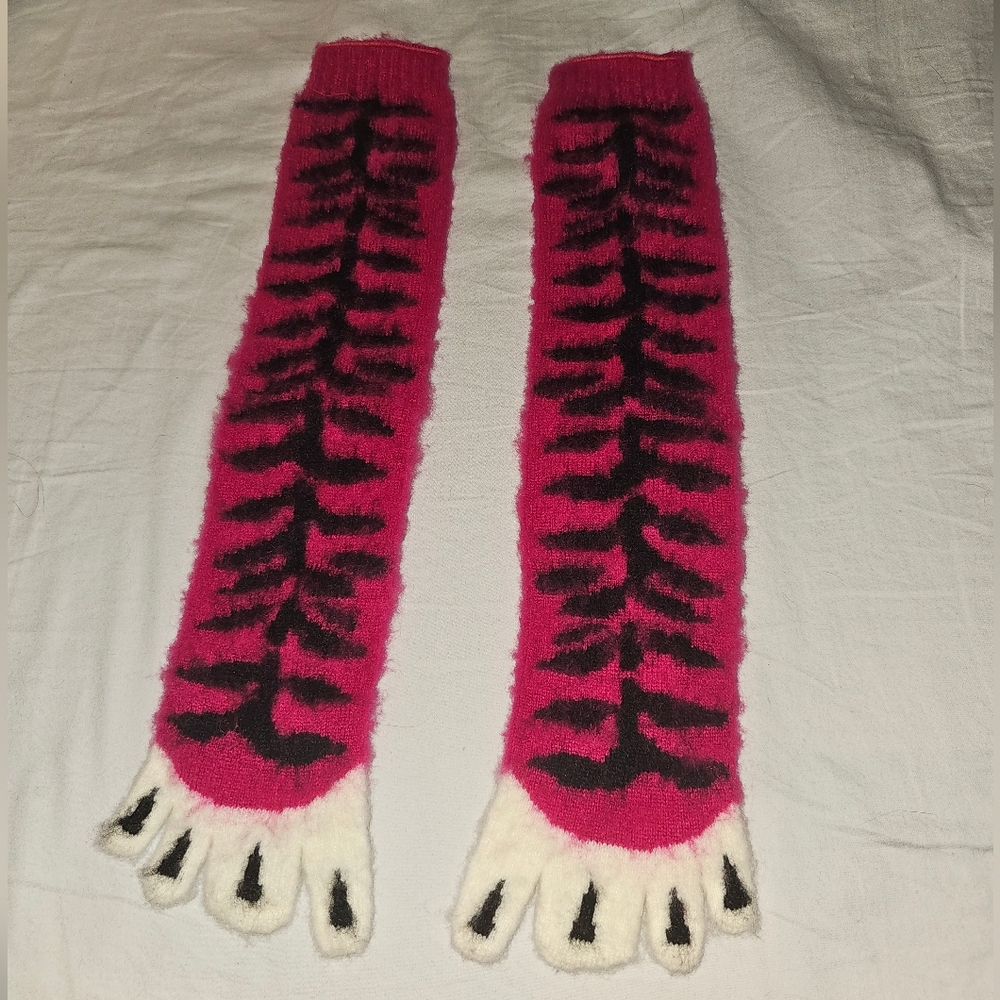 Pink and Black Tiger Separated Toes Socks